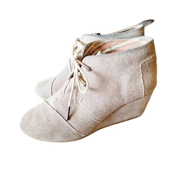 Toms Wedge Taupe Suede Booties Ankle Boots Lace Up Size 7 Women's - Picture 2 of 8